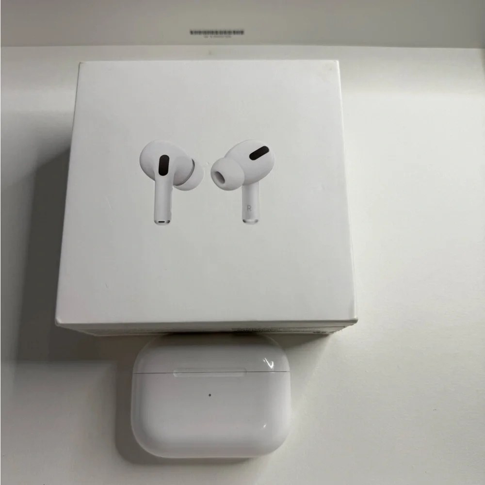 Apple AirPods Pro - White